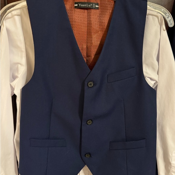 Boys 3 piece suit, size 14 - Picture 6 of 11